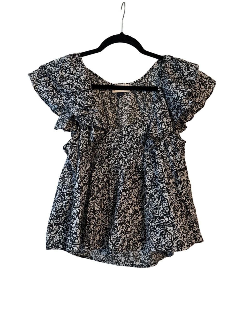 Universal Thread Black & White Smocked Floral Ruffle Sleeve Blouse